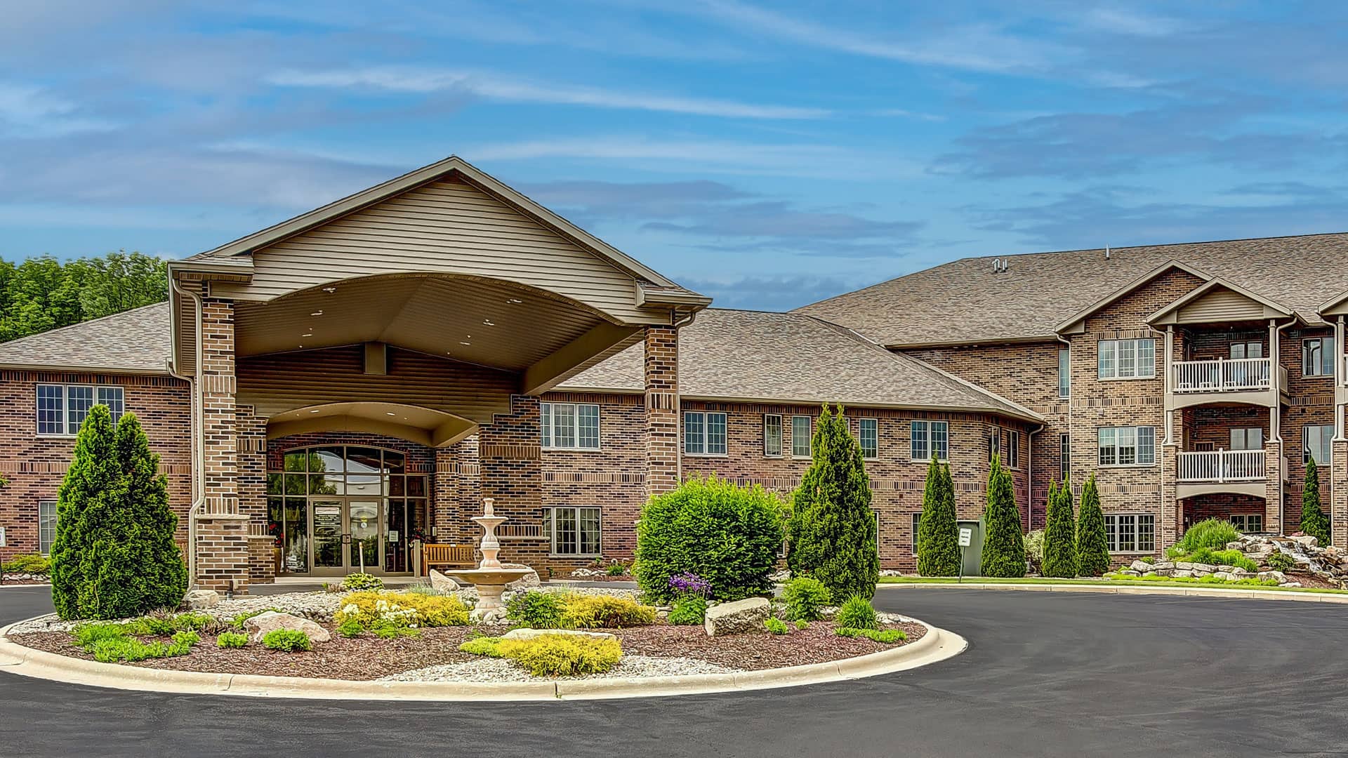 Front entrance of Brookview Meadows, Independent Living and Assisted Living community in Green Bay, Wisconsin