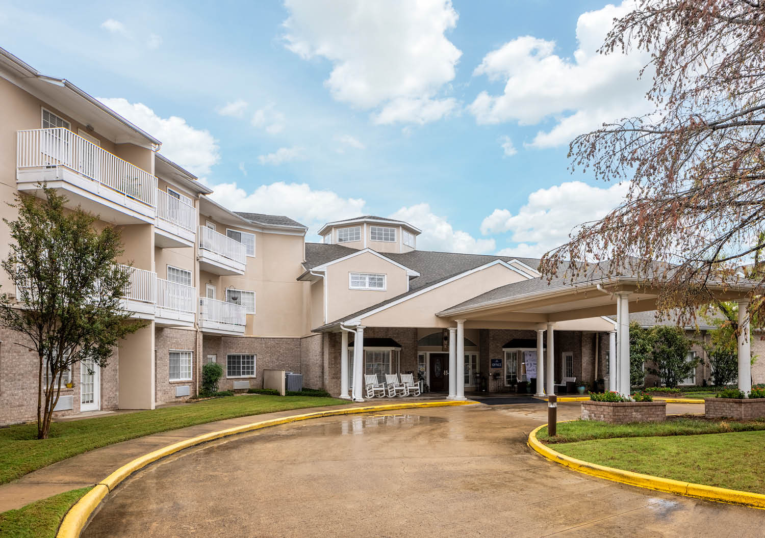 The Waterford at Mesquite - Senior living in Mesquite, Texas front entrance