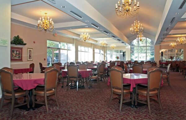 Dining room at The Waterford at Ironbridge, a senior living community located in Springfield, Missouri.