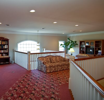 Well-stocked library with books and magazines and comfortable seating in Rochester, Indiana.