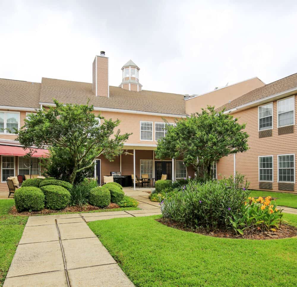 Outdoor patio at a senior living community in Pensacola, Florida.
