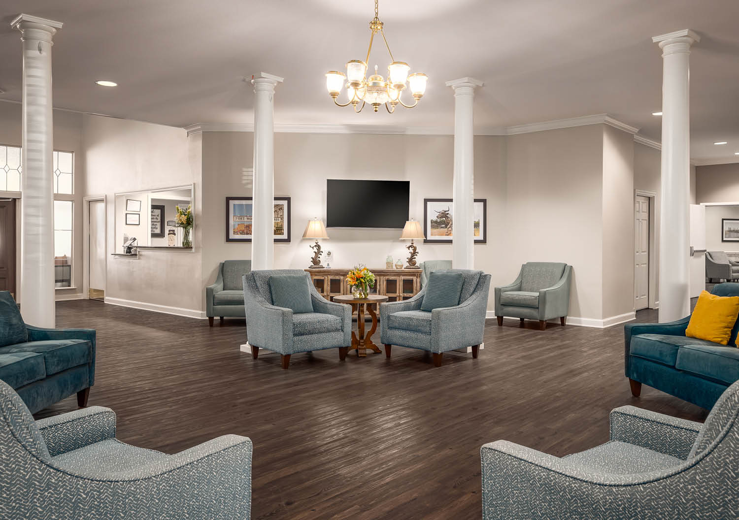 The Waterford at Fort Worth common room