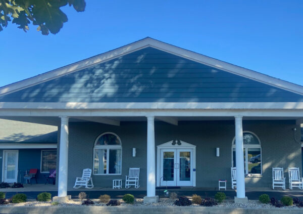 the oaks at brownsburg exterior building front entrance