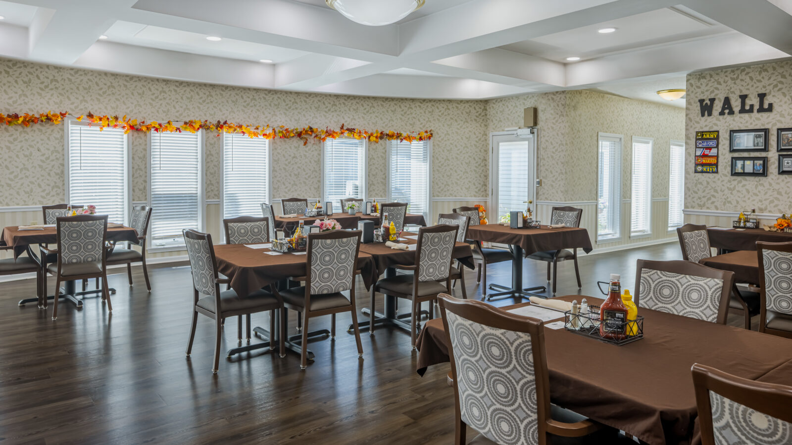 Autumn Glen Interior Dining 01