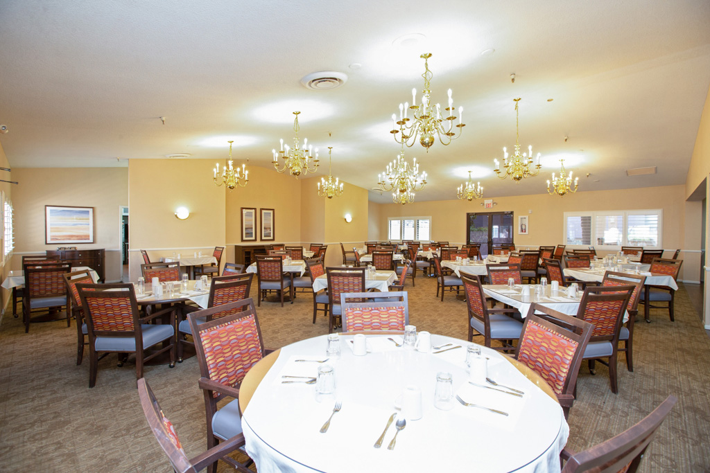 Cottonwood Village_Interior_Dining_01