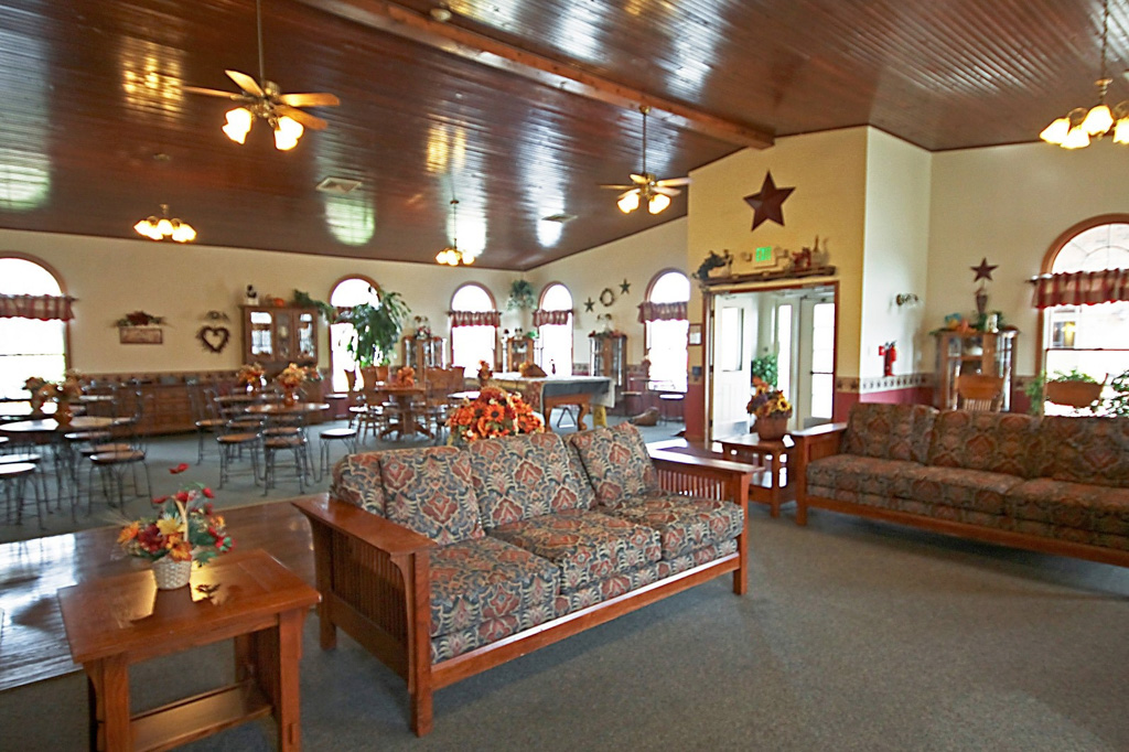 Country Charm_Interior_Dining_02