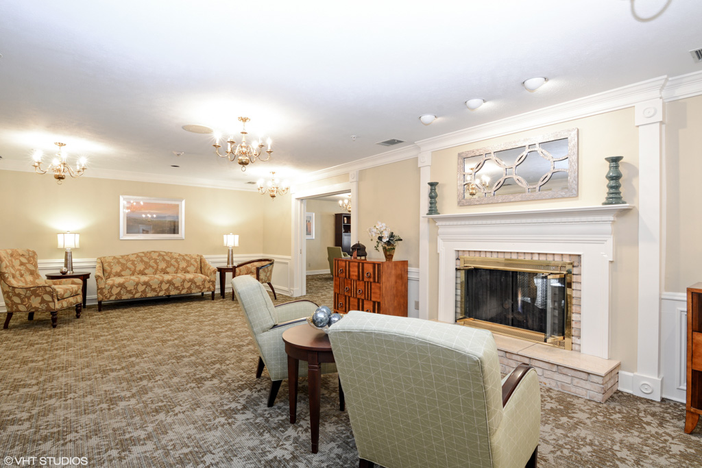 Georgetowne Place_Interior_LivingRoom_01