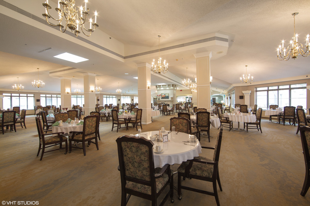Independence Village of East Lansing_Interior_Dining_01