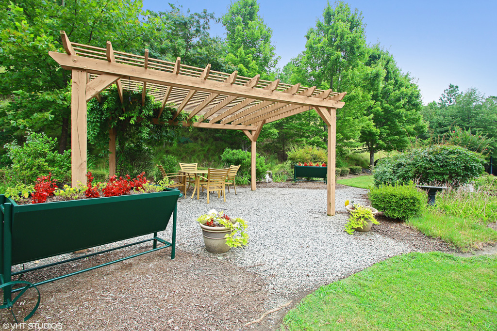 Laurel Hurst_Exterior_Courtyard_01