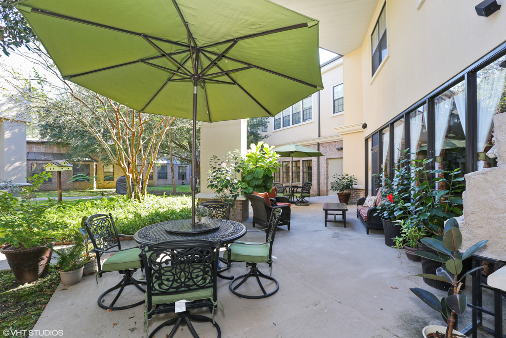 Rosemont_Exterior_Courtyard_02