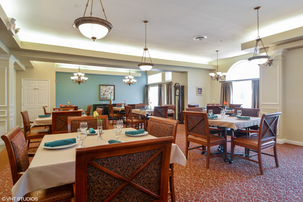 Summit Point_Interior_Dining_01