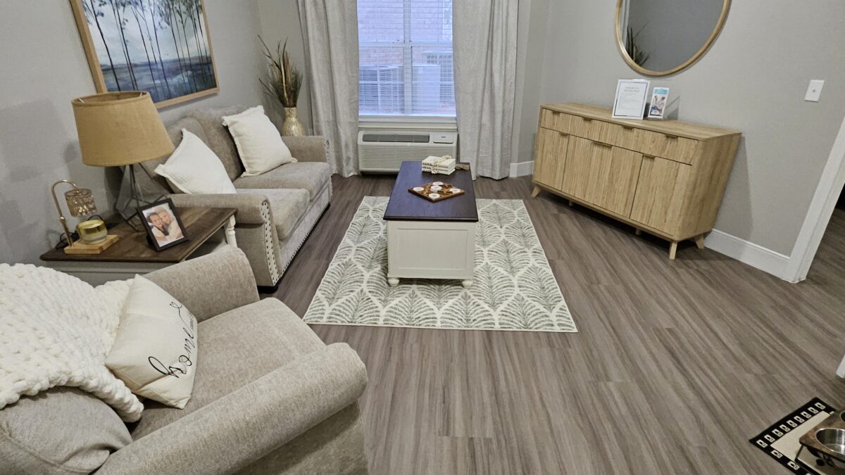 The Waterford at Fort Worth Apartment 01