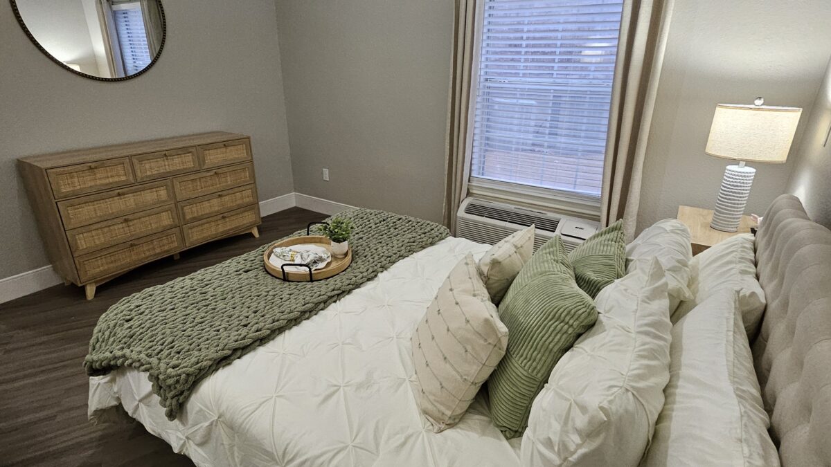 The Waterford at Fort Worth Apartment 04