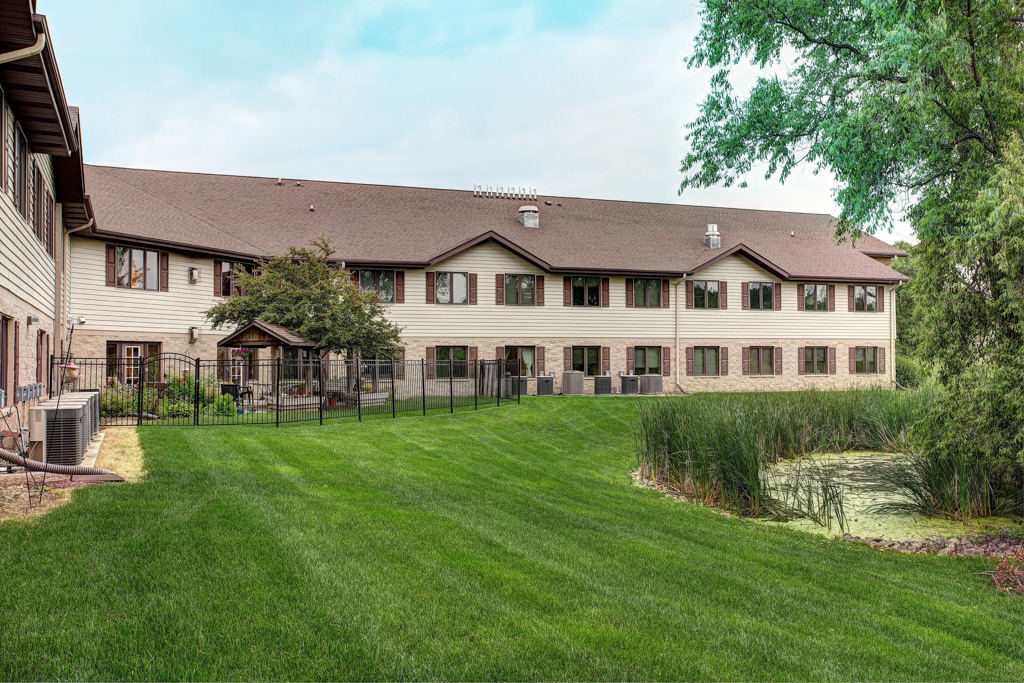 The Waterford at Hartford_Exterior_Backyard_01