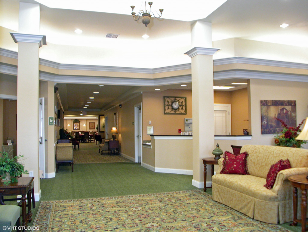 The Waterford at Levis Commons_Interior_Lobby_01