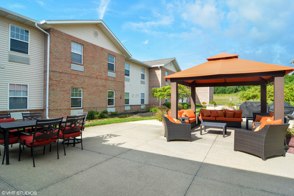 The Waterford at Mansfield_Exterior_Courtyard_01