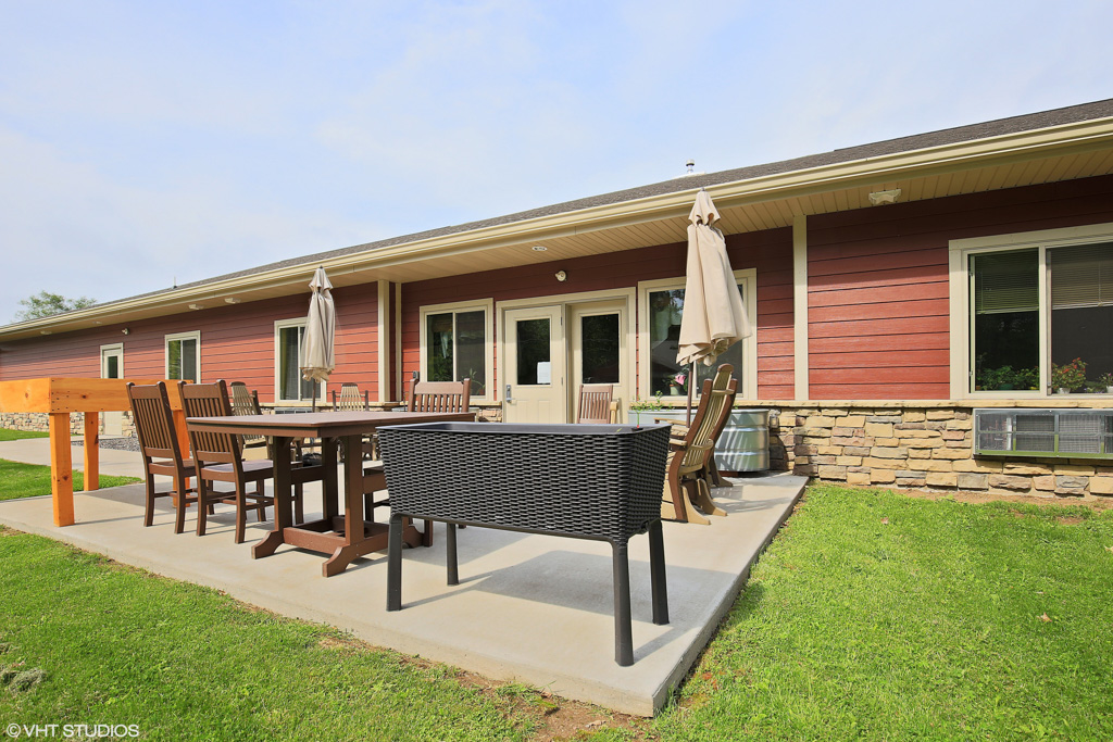 The Waterford at Park Falls_Exterior_Patio_01