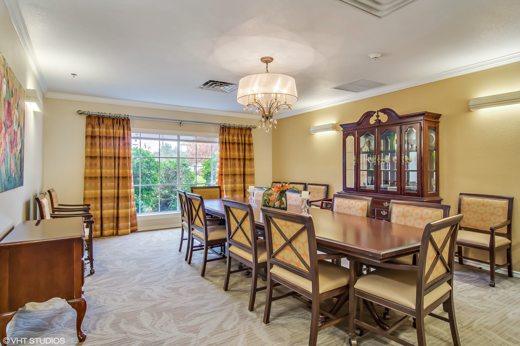 The Waterford at Thousand Oaks_Interior_Dining_02