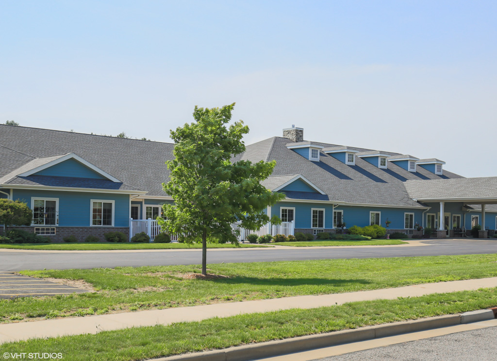 The Waterford at Wisconsin Rapids_Exterior_Front_01