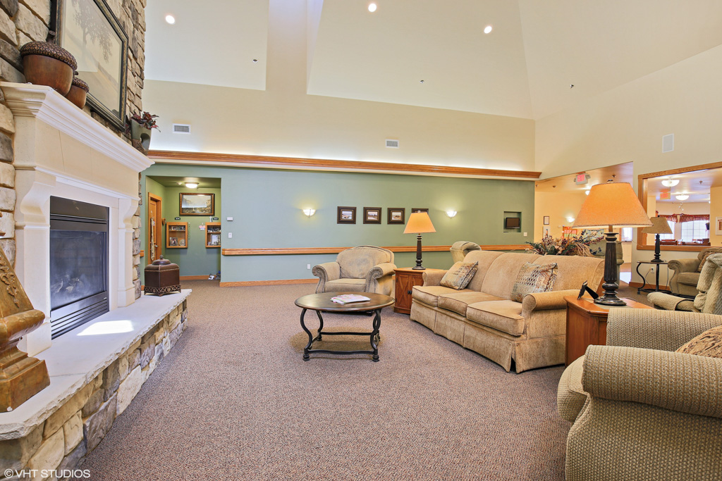 The Waterford at Wisconsin Rapids_Interior_Lobby_01
