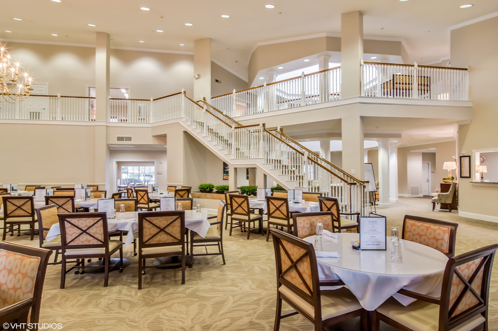 The Waterford on Huebner_Dining_01