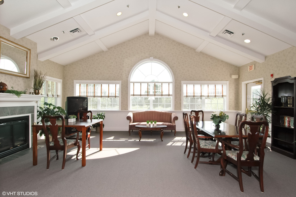 Whispering Pines Village_Interior_Activities_01