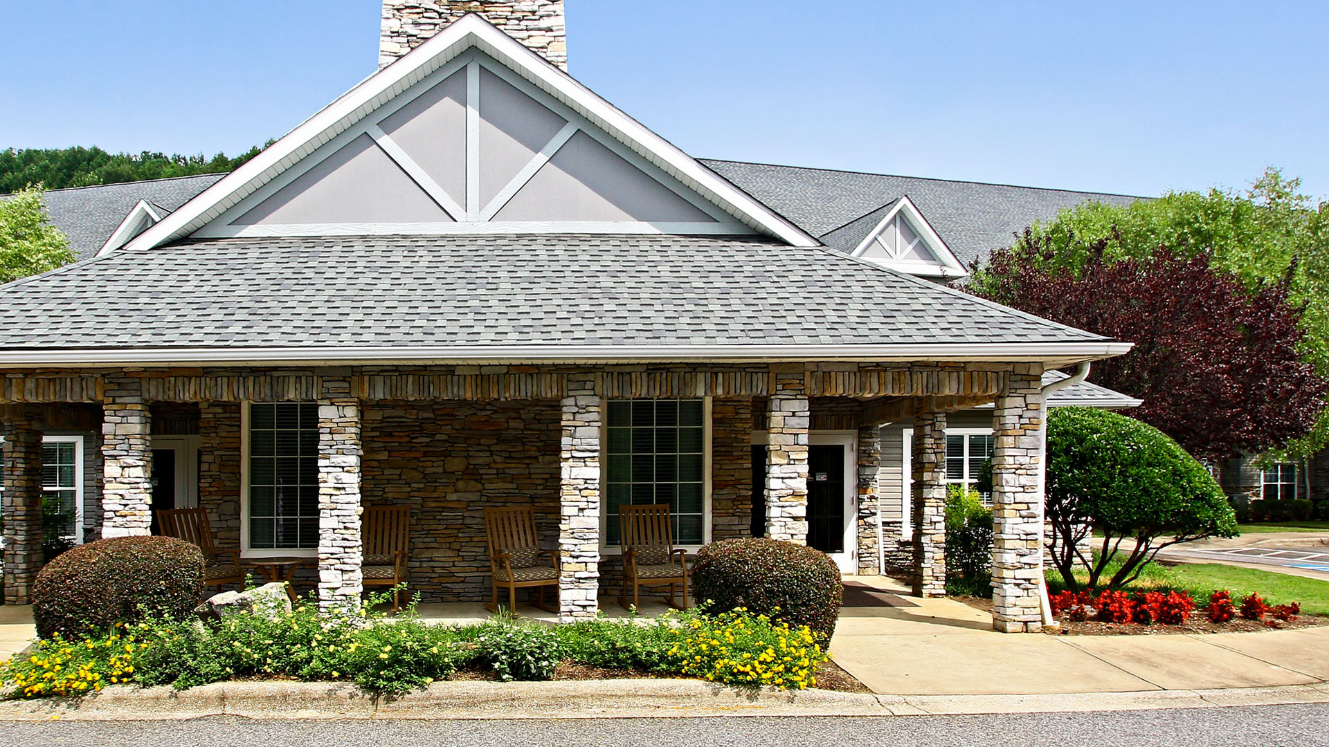 LaurelHurst & LaurelWoods – Senior Living in Columbus, NC