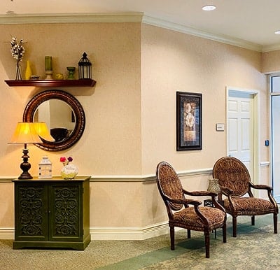 A nicely decorated lounge area in North Richland Hills, Texas.