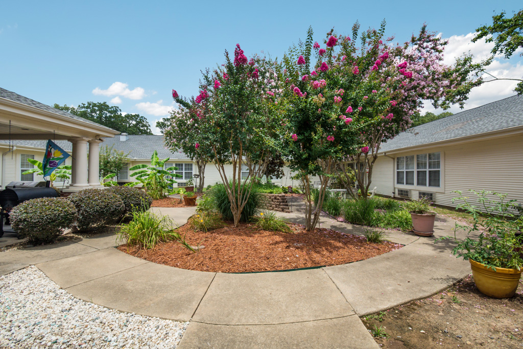 Willow Grove of Sherwood_Exterior_Courtyard_01