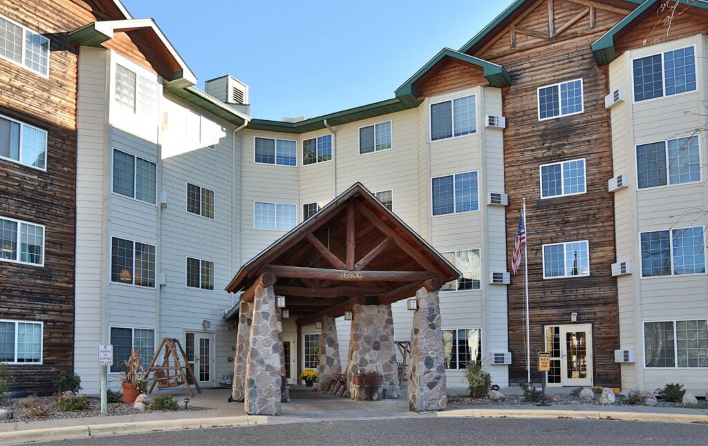 Front entrance of Rose Arbor, a Sonida Senior Living community in Maple Grove, Minnesota.
