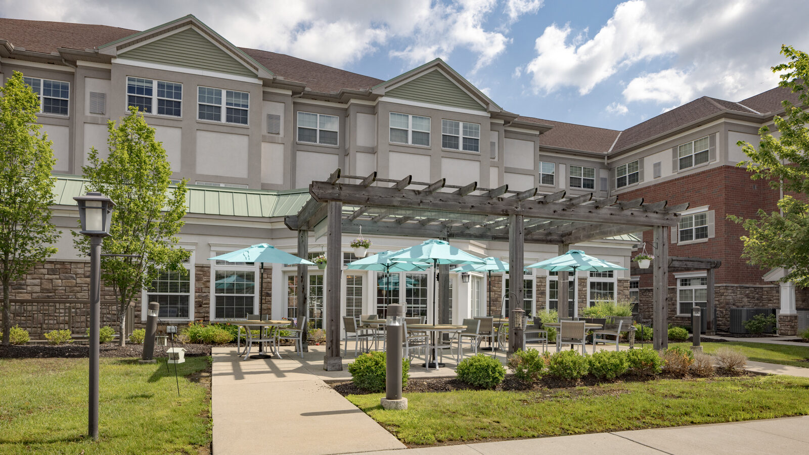 Summit Corners Exterior Patio 01