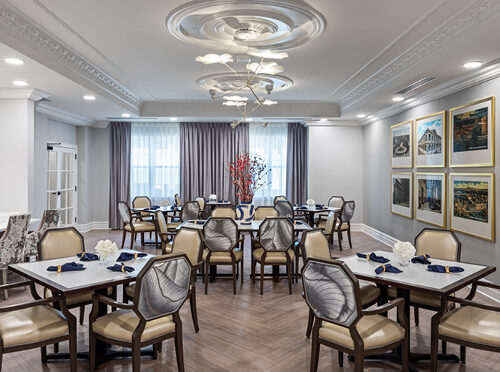 The Ashton on the Plaza dining area