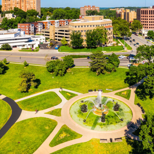 The Ashton on the Plaza fountain features