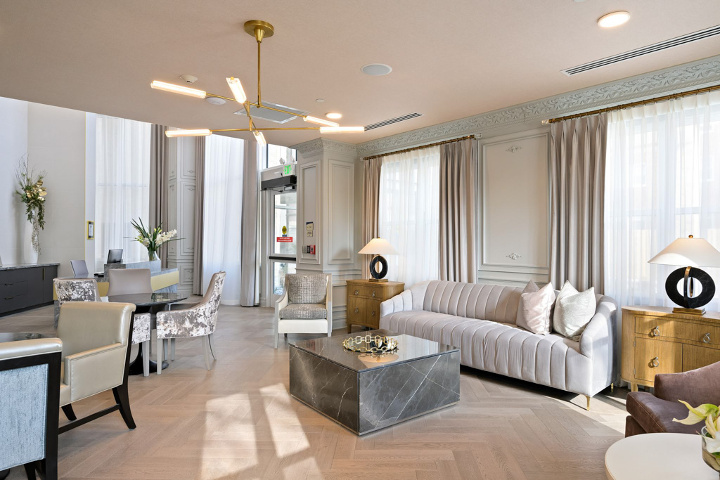 The Ashton on the Plaza_Interior_Lobby_01
