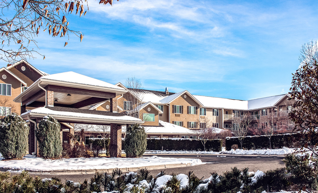 The Lodge at White Bear - Sky Active Living_Exterior_Front_01