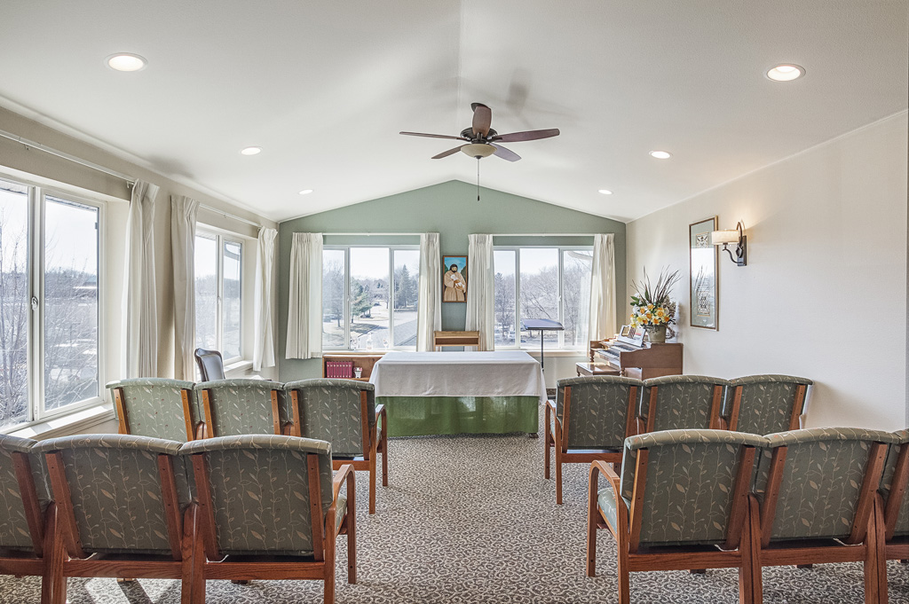 The Lodge at White Bear - Sky Active Living_Interior_Chapel_01