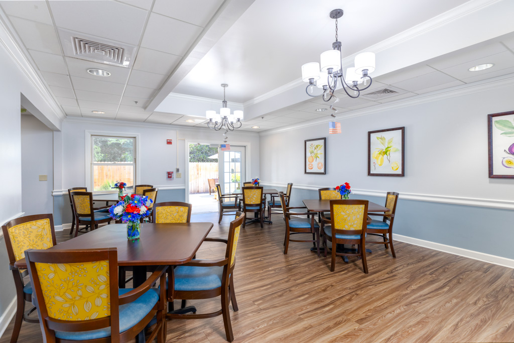 The Waterford at Shavano Park_Interior_MC-Dining_01