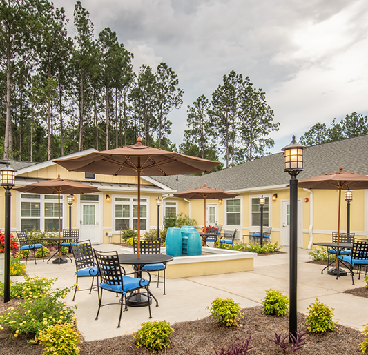 The Addison of West Ashley courtyard