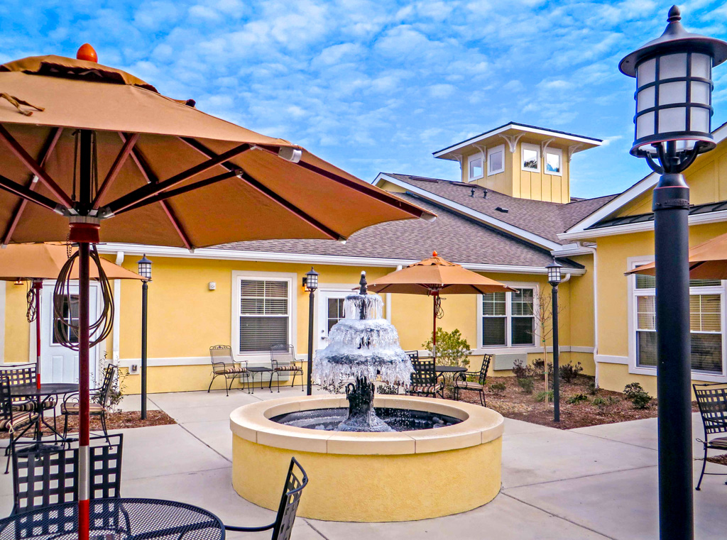 The Addison of Bluffton_Exterior_Courtyard_01