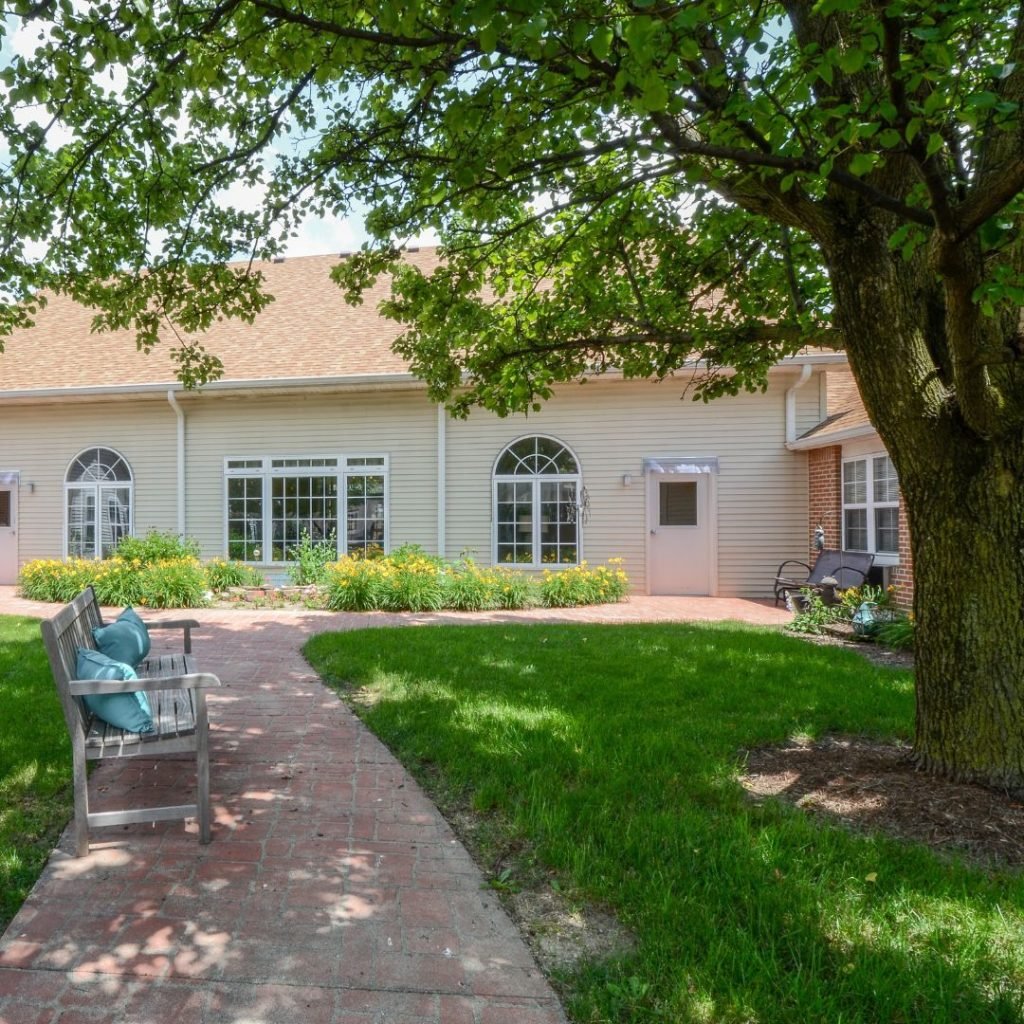 Keystone Woods courtyard