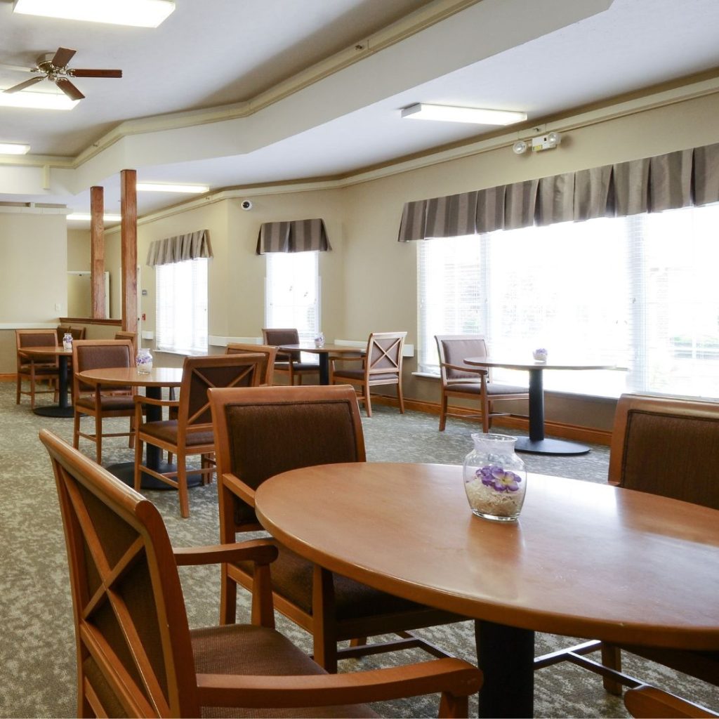 Keystone Woods dining room