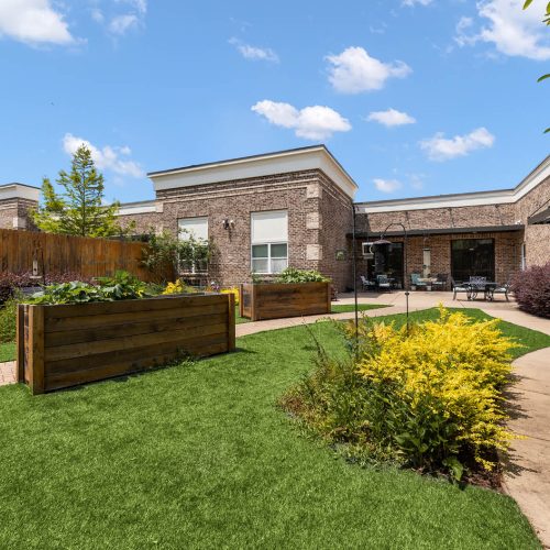 The Addison of Alpharetta courtyard