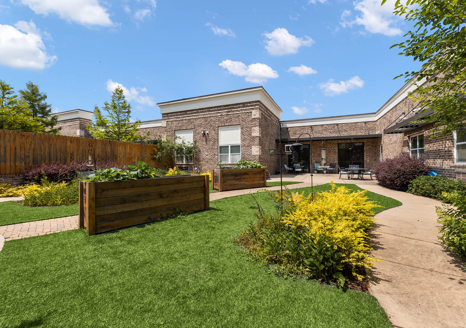 The Addison of Alpharetta courtyard