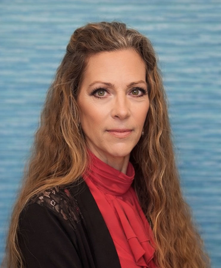 headshot mtel ed teresa v2