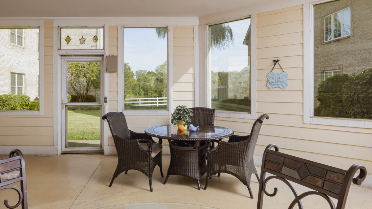 Greenbriar Village Interior Sunroom 01