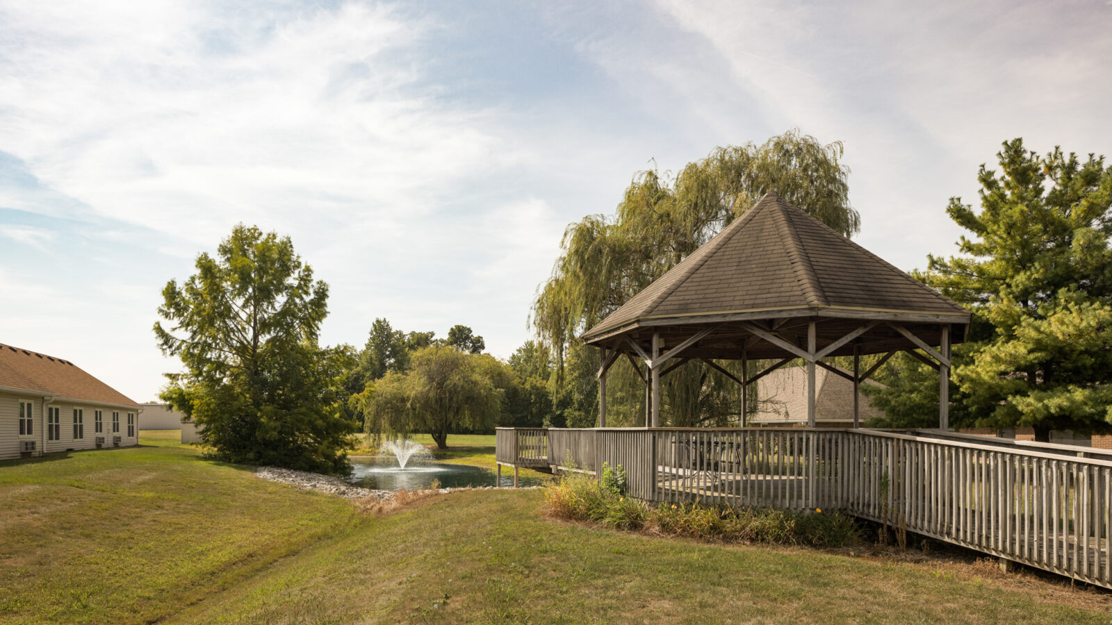 Keystone Woods Exterior Lake 01