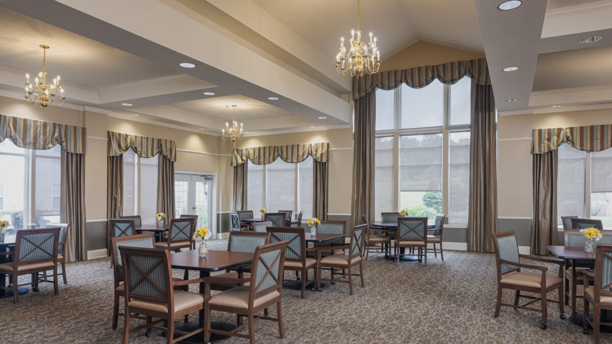 The Waterford at Mansfield Interior Dining 01