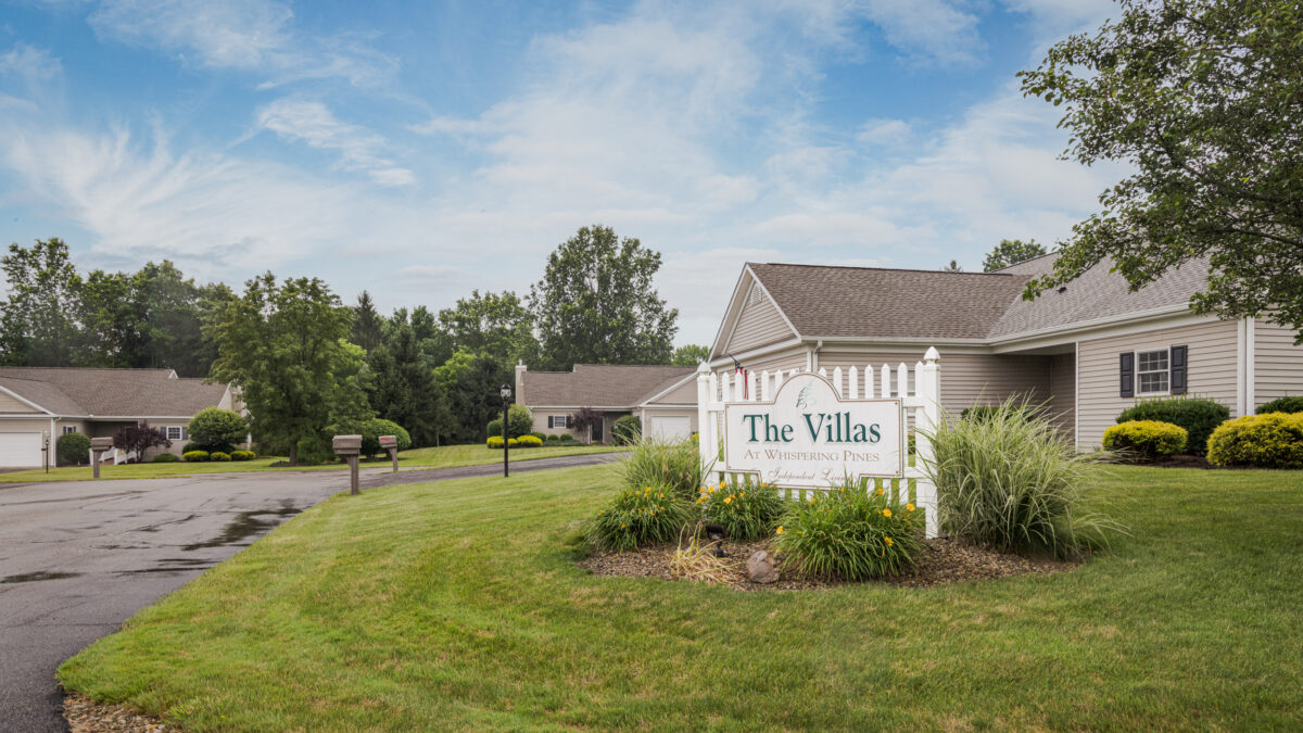Whispering Pines Village Exterior Villages Signage 01