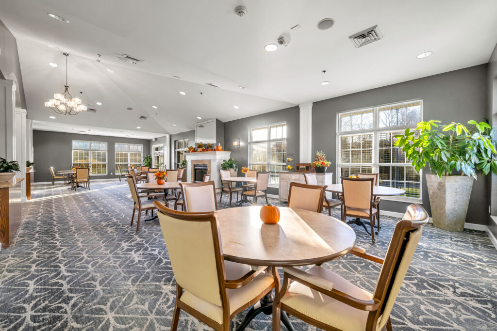 Park Place at Winghaven Interior Dining 04