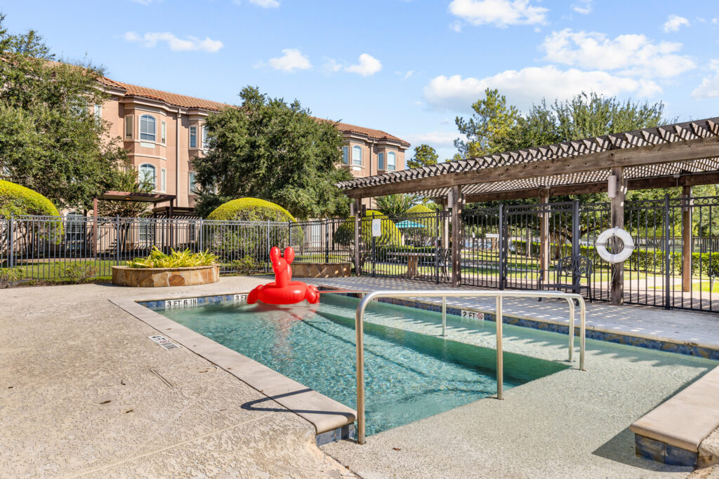 The Jasper of Meadows Place Exterior Courtyard 04